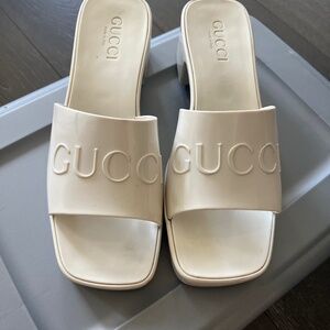 Woman Gucci sandals